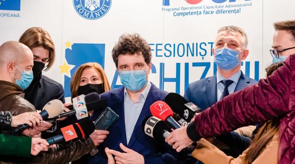 iohannis receptie 1 decembrie chirieac nicusor dan nu merita sa fie invitat nicaieri bucurestiul arata ca pe vremea comunismului