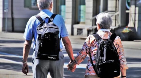 oms  recomandare pentru persoanele de peste 60 de ani  in contextul variantei omicron