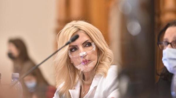 o mama a doi copii cu autism despre laura vicol va rog pe toti cei care improscati cu noroi sa va ganditi de doua ori inainte de a mai face acest lucru