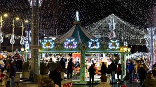 luminitele feerice si casutele de basm in topul atractiilor de craciun la craiova