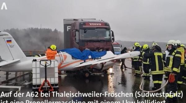 un sofer roman de tir a lovit un avion pe autostrada