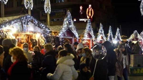 lumi magice la craiova beculetele festive s au aprins in oras iar casutele de poveste va asteapta cu bunatati