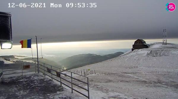 vesti proaste despre deschiderea sezonului de schi la sinaia  vremea nu tine cu iubitorii sporturilor de iarna