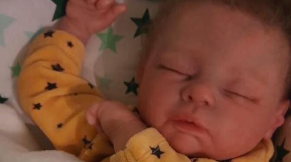 bebelusi din plastic cum se confrunta femeile din polonia cu maternitatea