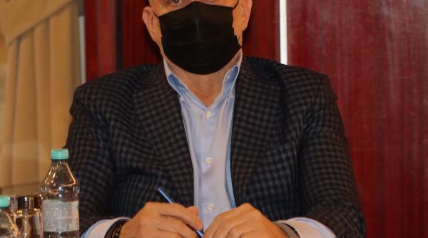 cum a inceput drama cailor ferate in anii 90 dumitru costin scena in biroul presedintelui fps imi iau astia gatul cand se va afla iese poporul in strada