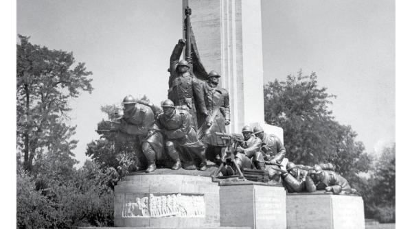 monumentele romaniei mari din bucures expozitie la palatul sutu