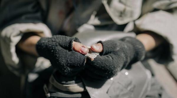 cultura de supravietuire ceea ce i a scos pe romani din comunism si ceea ce ii tine acum pe loc