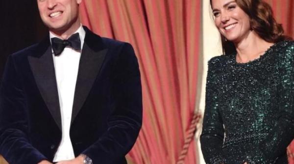 kate middleton si printul william au publicat fotografia de craciun alaturi de copiii lor marele lor secret aflat acum