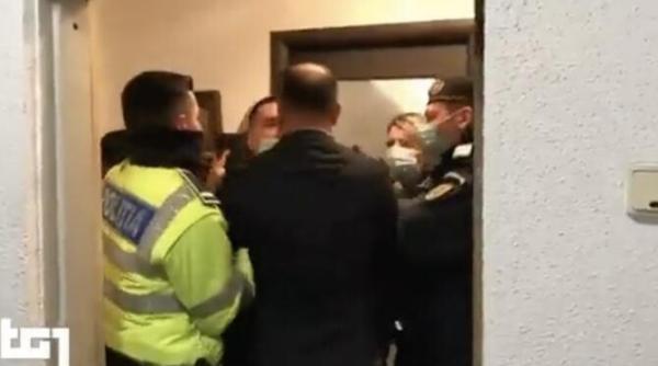 iata cat de lesinat era sotul dianei sosoaca in timpul imbrancelilor cu politistii momentul in care senatoarea striga silviu inceteaza video