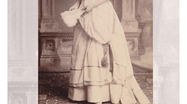 expozitia tematica dress code parfum de secol xix la palatul sutu din bucuresti