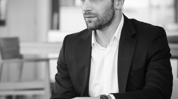 aveam o tumoare in cap mi au spus ca voi ramane desfigurat actorul adi nartea dupa perioada cumplita uitam ca suntem oameni intre oameni ca simtim ca respiram