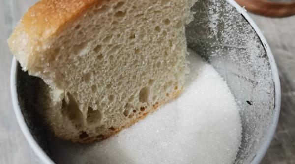 de ce sa pui o felie de paine in borcanul cu zahar