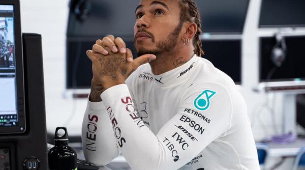 lewis hamilton ridicat la rang de cavaler in marea britanie