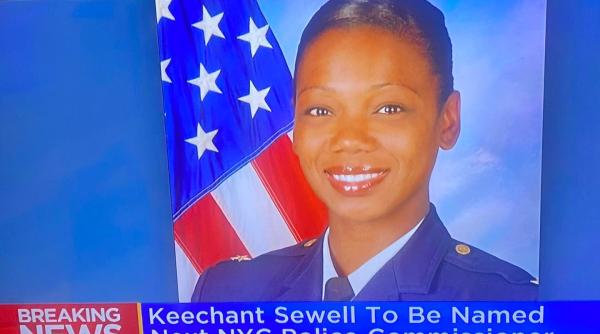 new york a fost numita prima femeie in postul de sef al politiei