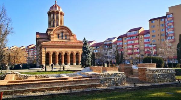 ruinele din fata catedralei mitropolitane din targoviste restaurate si conservate