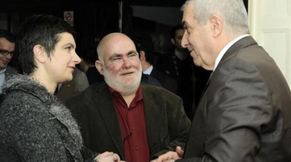 bulai  revolta la televiziune  in timpul revolutiei  noua ne au dat napolitane  altora cascaval si salam  atunci am avut o revelatie