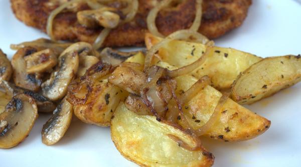 cartofi cu ciuperci si ceapa reteta de post rapida