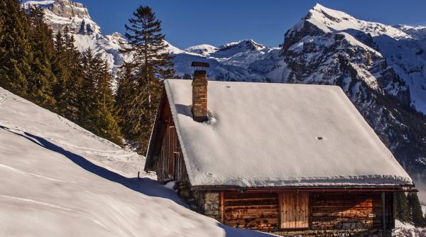 revelionul in dubai mai ieftin decat in poiana brasov ce primesti la noi de 2 mii de euro