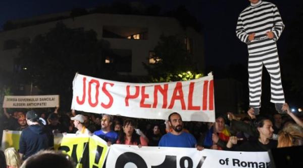 ciuvica aminteste usr cand dadeau cu vopsele scriau pe masini si se plimbau cu dragnea in dungi erau tineri frumosi si liberi