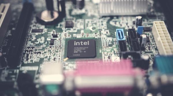 intel vrea sa deschida in europa o fabrica de semiconductori de 9 miliarde de dolari ce tari sunt luate in calcul
