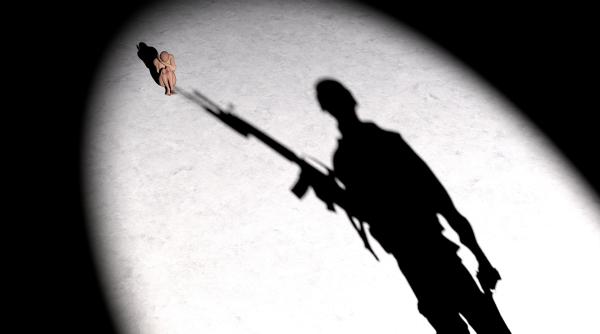 zeci de oameni printre care femei si copii gasiti calcinati in doua camioane si o masina