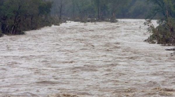 cod rosu de inundatii pe rauri din alba si caras severin