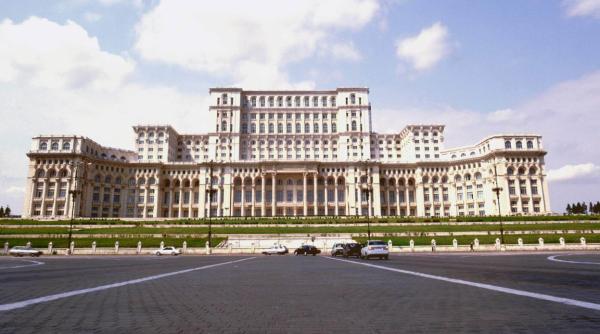 cine trebuia sa pazeasca de fapt parlamentul