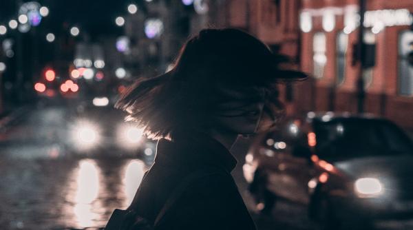 de ce oamenii au uneori senzatia ca sunt urmariti