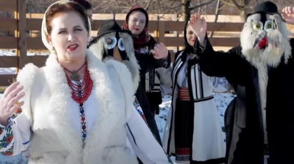 plugusorul pandemiei piesa momentului de revelion margareta clipa satira la multi ani cu santate si s aveati imunitate voi si ai vostri frati sa n ajungeti intubati