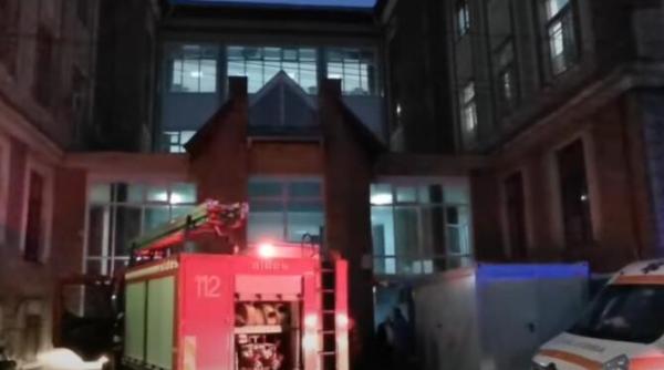 incendiu la spitalul din satu mare un pacient ar fi fumat pe hol si a aruncat mucul de tigara dupa un calorifer