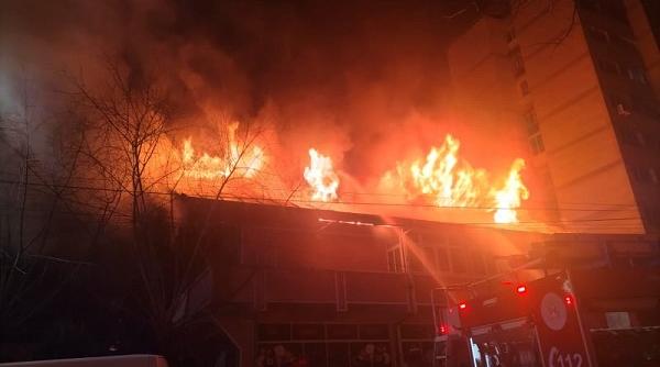 magazin din targoviste facut scrum pompierii au intervenit cu sase autospeciale