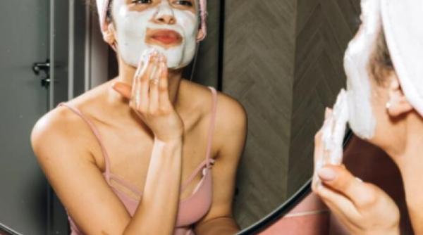 masca de fata cu kefir remediu pentru tenul uscat cum o prepari si ce beneficii are