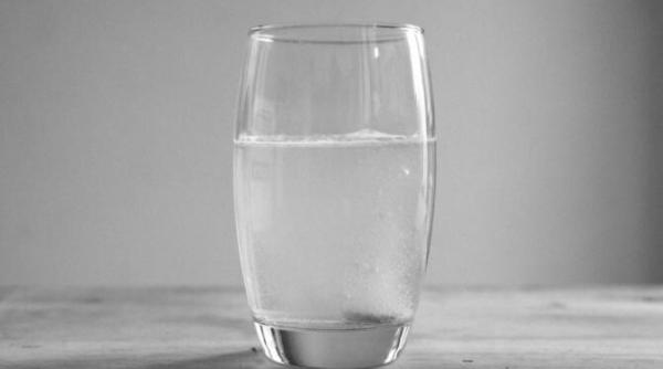 prof ciurea nu bea niciodata dimineata apa rece sau cu gheata sa facem masaj in talpa pi ciorului sau pe palme