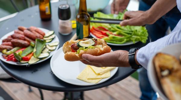 cum slabim dupa sarbatori dr ruxandra plesea salatele se pot combina cu carnatii cu toba