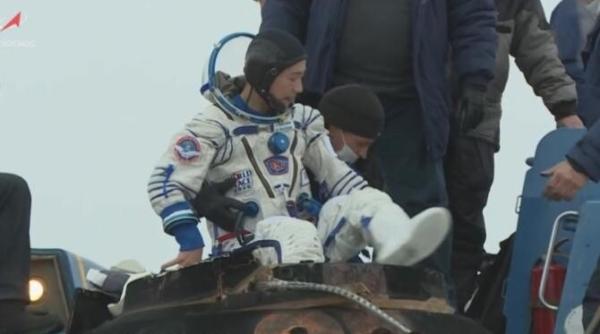 miliardarul yusaku maezawa calatorie in groapa marianelor cel mai adanc loc de pe pamant