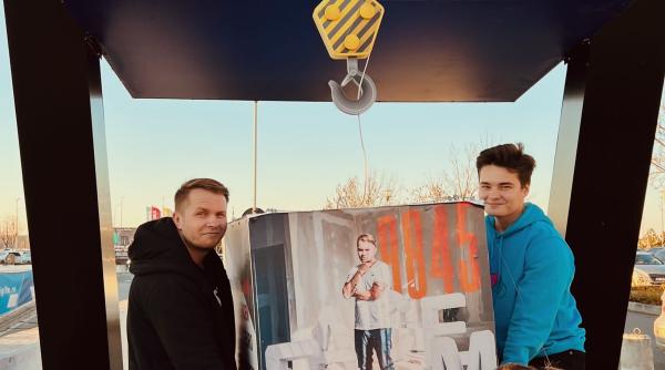 smaranda stirbu iubita lui selly din filmul tabara si a donat banii primiti pentru rolul sau unei cauze nobile