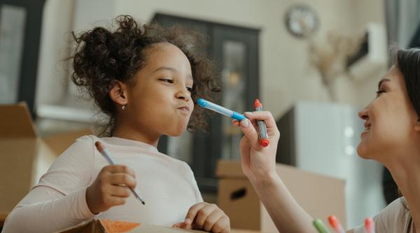 cum cureti urmele de pix si carioca de pe pereti cel mai simplu truc