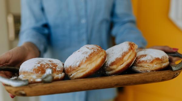 gogosi pufoase si pline de aroma reteta traditionala se prepara foarte usor