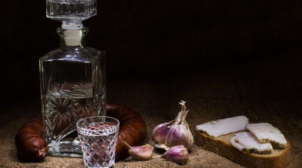 opt rusi si au pierdut viata dupa ce au baut alcool contrafacut