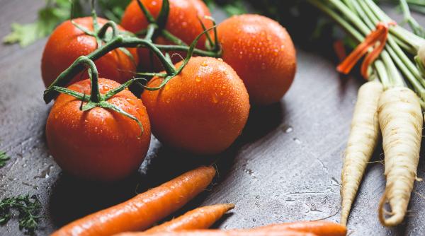 o companie sustine ca a creat rosiile modificate genetic care contin substante psihoactive