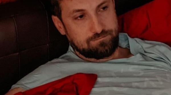 dani otil socat de factura la curent de ieri umblu ca tata si sting toate luminile mai aprind o lanterna sa nu zica vecinii ca am murit