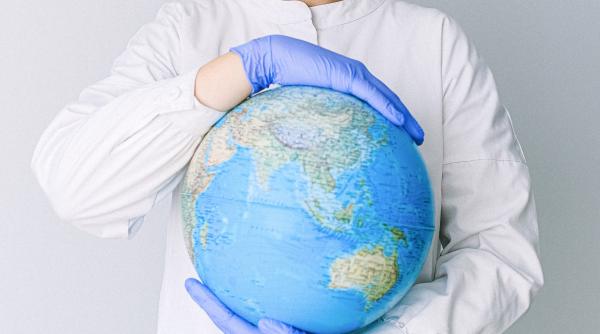 oms se vede finalul pandemiei dar nu suntem acolo vor mai fi niste valuri