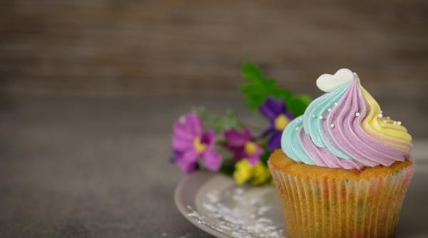 retete cu flori cum sa faci briose cu lavanda si clatite cu panselute