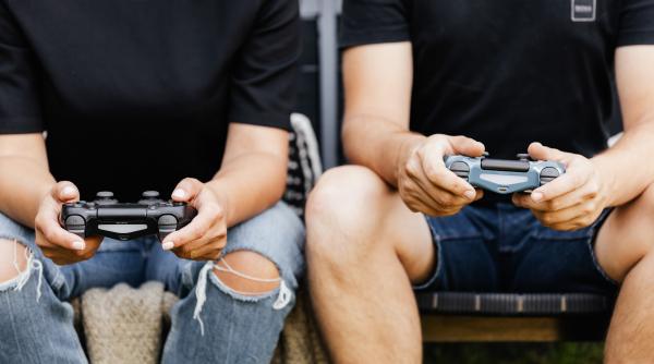 sony va produce mai multe console ps4 dupa ce productia de play station 5 a fost afectata