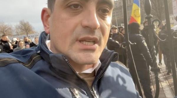 dominic fritz primarul timisoarei a fost luat cu asalt de george simion si alti membri aur au patruns in mod ilegal prin forta fizica