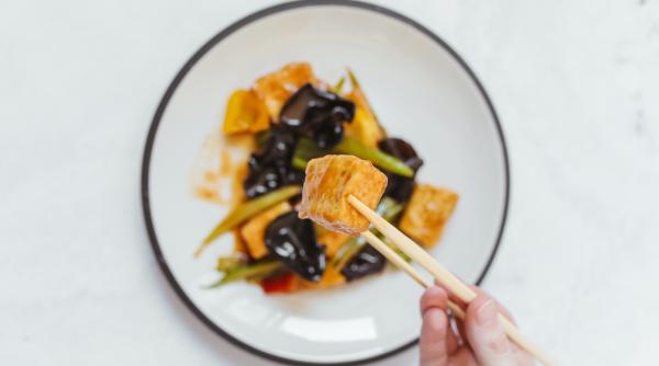 de ce mananca asiaticii cu betisoare