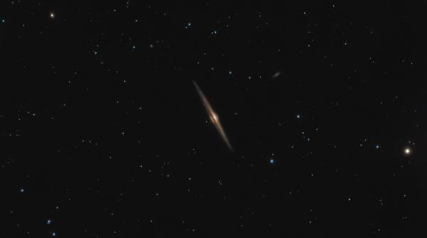 planeta de marimea lui jupiter gasita la cateva sute de ani lumina de pamant printre cercetatori se afla si o romanca