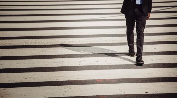 asta i romania abia a fost inmormantata raisa si e val de accidente pe trecerile de pietoni