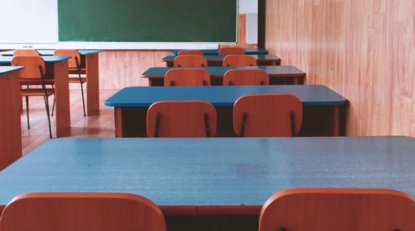 profesorii din toata tara intra in greva miercuri timp de doua ore