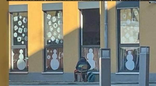 un elev a dat test afara in frig pentru ca nu purta masca de protectie cazul care a facut inconjurul lumii